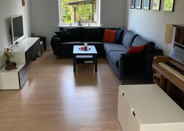 Charmerende Byhus - Taet Pa Alt!